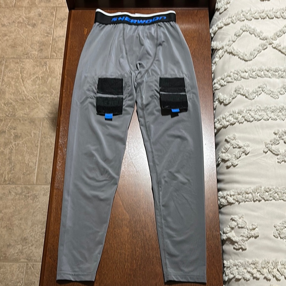 SHERWOOD Junior Compression Hockey Leggings - Youth M